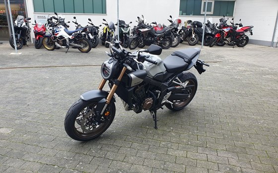 Neufahrzeug Honda CB650R E-Clutch - Bild 16