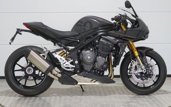 Gebrauchtmotorrad Triumph Speed Triple 1200 RR James Bond Edition - Bild 10