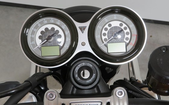 Gebrauchtmotorrad Triumph Speed Twin 1200 - Bild 4