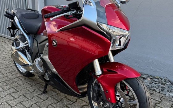 Gebrauchtmotorrad Honda VFR 1200 F - Bild 2