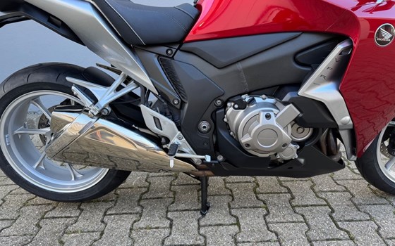 Gebrauchtmotorrad Honda VFR 1200 F - Bild 7