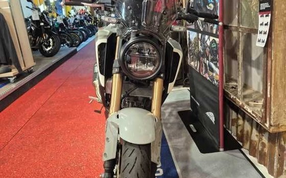 Gebrauchtmotorrad Honda CB125R - Bild 4