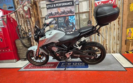 Gebrauchtmotorrad Honda CB125R - Bild 5