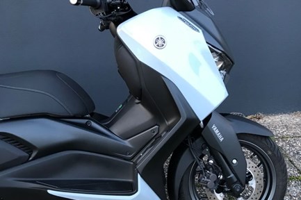 Yamaha XMAX 300 Tech MAX+