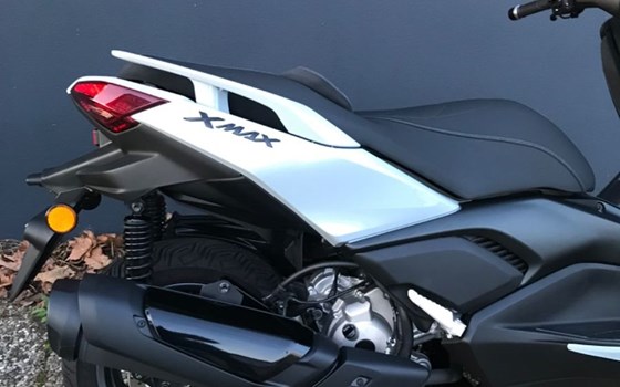 Gebrauchtmotorrad Yamaha XMAX 300 Tech MAX+ - Bild 2