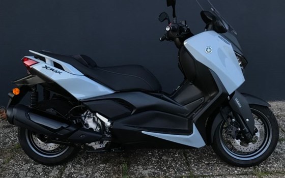 Gebrauchtmotorrad Yamaha XMAX 300 Tech MAX+ - Bild 3