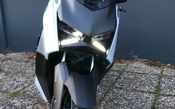Gebrauchtmotorrad Yamaha XMAX 300 Tech MAX+ - Bild 5