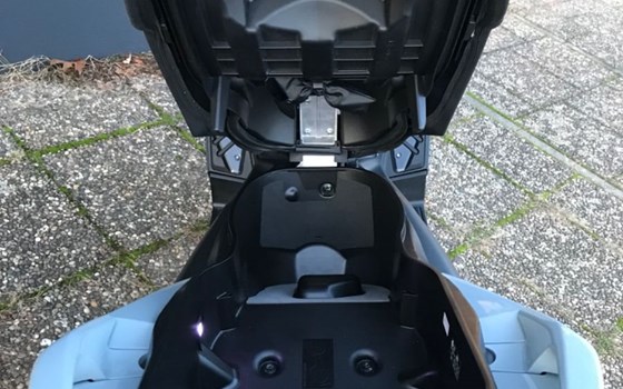 Gebrauchtmotorrad Yamaha XMAX 300 Tech MAX+ - Bild 9