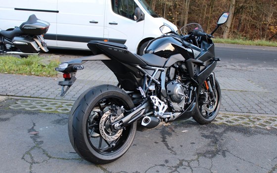 Gebrauchtmotorrad Suzuki GSX-8R - Bild 4