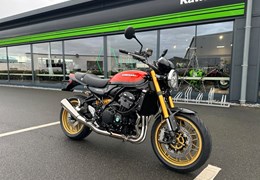 Neumotorrad Kawasaki Z900 RS Black Ball Edition