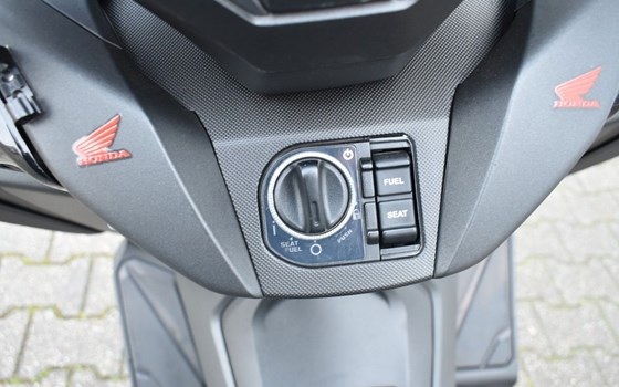 Gebrauchtmotorrad Honda Forza 125 - Bild 10