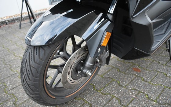 Gebrauchtmotorrad Honda Forza 125 - Bild 11