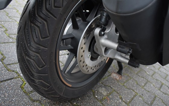 Gebrauchtmotorrad Honda Forza 125 - Bild 12