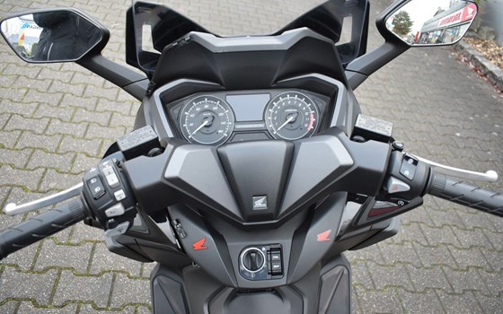 Gebrauchtmotorrad Honda Forza 125 - Bild 7