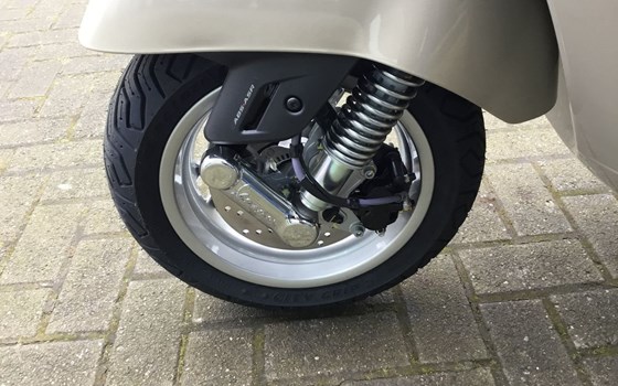 Neufahrzeug Vespa GTS 310 - Bild 11