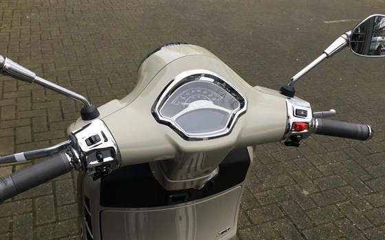 Neufahrzeug Vespa GTS 310 - Bild 13