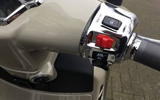 Neufahrzeug Vespa GTS 310 - Bild 16