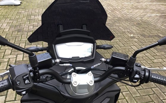 Neufahrzeug Aprilia SR GT Replica 200 - Bild 11