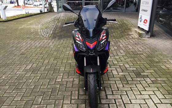 Neufahrzeug Aprilia SR GT Replica 200 - Bild 7