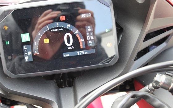 Neufahrzeug Honda CBR650R E-Clutch - Bild 2