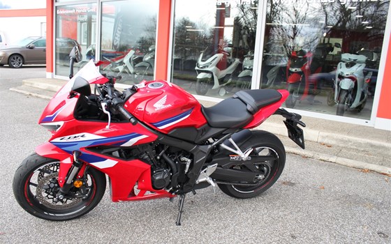 Neufahrzeug Honda CBR650R E-Clutch - Bild 3