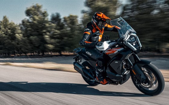Neufahrzeug KTM 1390 Super Adventure S - Bild 10