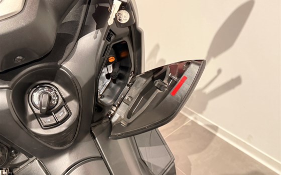 Gebrauchtmotorrad Yamaha XMAX 300 - Bild 12