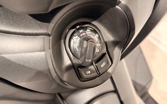 Gebrauchtmotorrad Yamaha XMAX 300 - Bild 14