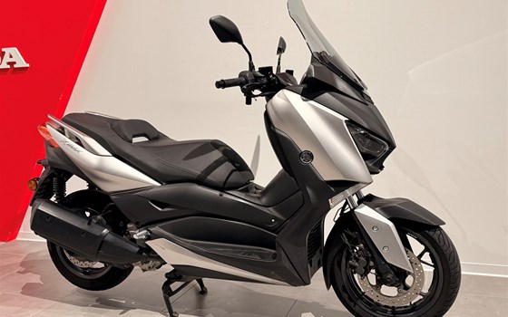 Gebrauchtmotorrad Yamaha XMAX 300 - Bild 2