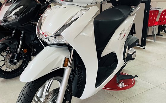 Gebrauchtmotorrad Honda SH350i - Bild 2