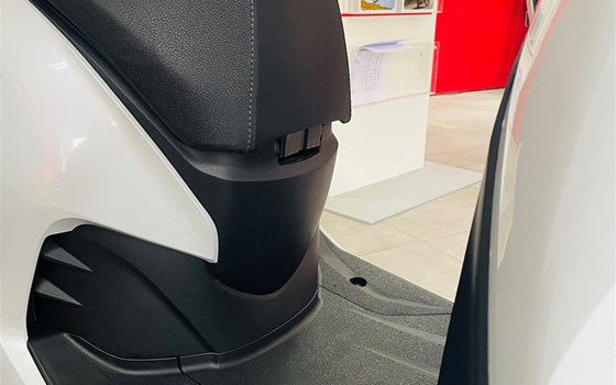 Gebrauchtmotorrad Honda SH350i - Bild 4