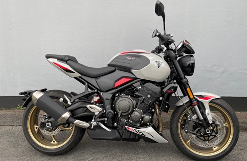 Neumotorrad Triumph Trident 800