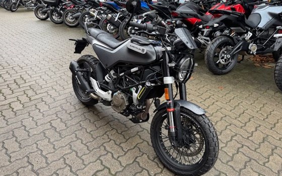 Gebrauchtmotorrad Husqvarna Svartpilen 125 - Bild 2