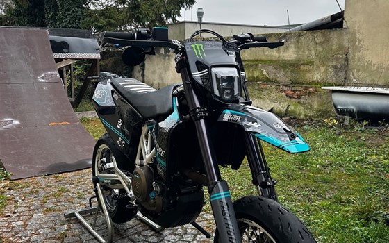 Gebrauchtmotorrad Husqvarna 701 Supermoto - Bild 2