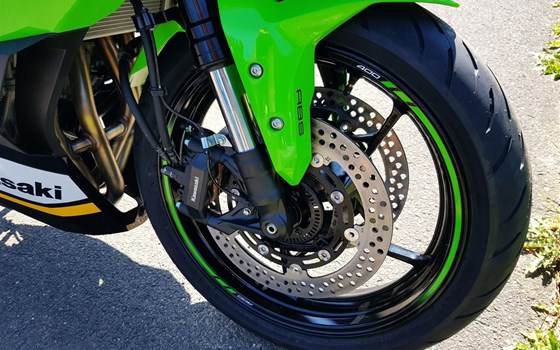 Gebrauchtmotorrad Kawasaki Ninja ZX-4RR - Bild 8