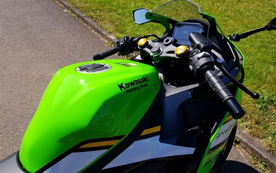 Gebrauchtmotorrad Kawasaki Ninja ZX-4RR - Bild 9