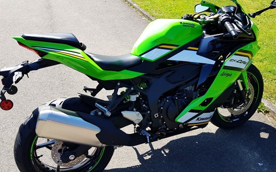 Gebrauchtmotorrad Kawasaki Ninja ZX-4RR - Bild 11