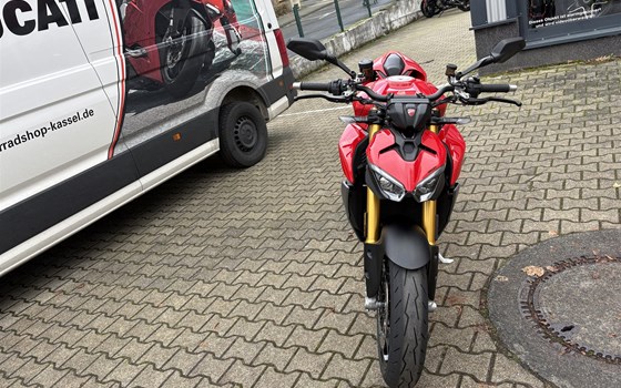 Gebrauchtmotorrad Ducati Streetfighter V2 S - Bild 4