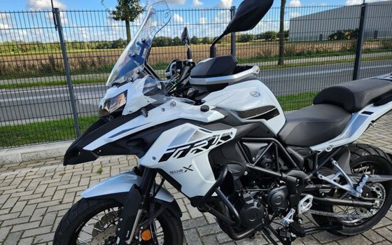 Gebrauchtmotorrad Benelli TRK 502 X - Bild 4