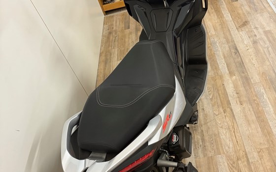 Neufahrzeug Aprilia SR GT 125 - Bild 5