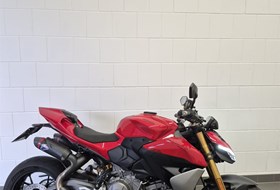 Ducati Streetfighter V2 S