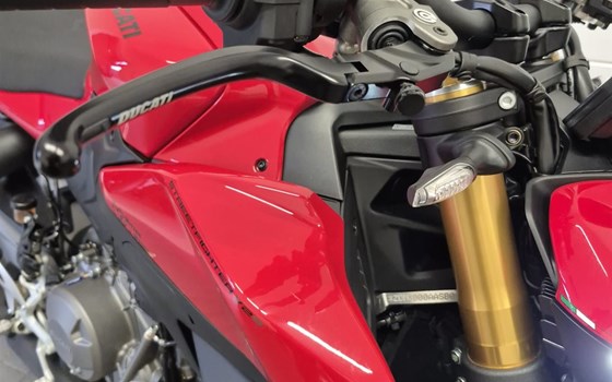 Gebrauchtmotorrad Ducati Streetfighter V2 S - Bild 5