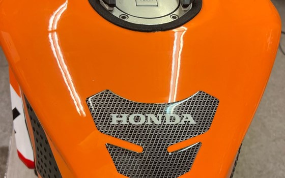 Gebrauchtmotorrad Honda CBR1000RR Fireblade - Bild 3