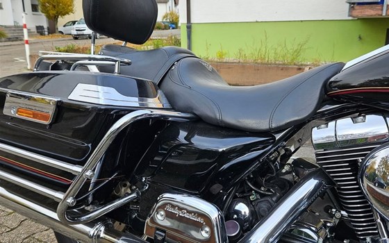 Gebrauchtmotorrad Harley-Davidson Road King Classic FLHRC - Bild 3