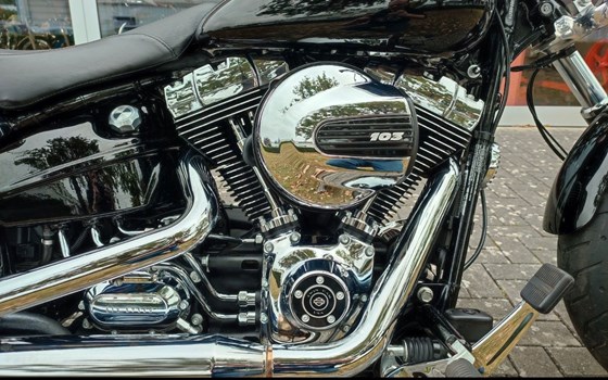 Gebrauchtmotorrad Harley-Davidson Softail Breakout FXSB - Bild 10