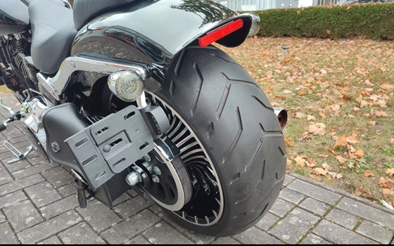 Gebrauchtmotorrad Harley-Davidson Softail Breakout FXSB - Bild 8