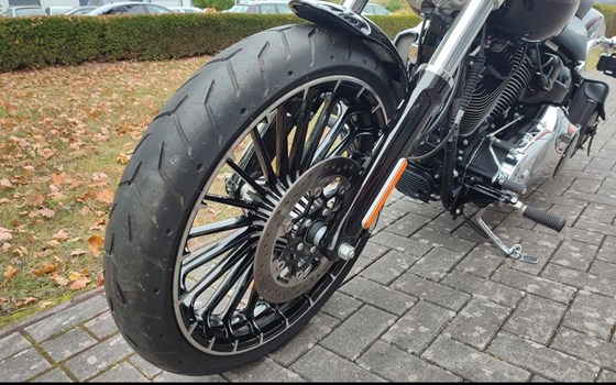 Gebrauchtmotorrad Harley-Davidson Softail Breakout FXSB - Bild 9
