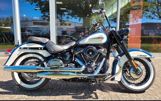 Gebrauchtmotorrad Harley-Davidson Softail Heritage Classic FLHC - Bild 1