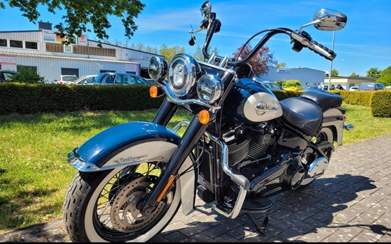 Gebrauchtmotorrad Harley-Davidson Softail Heritage Classic FLHC - Bild 4