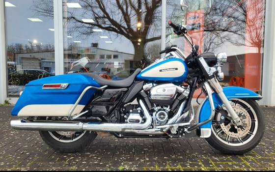 Gebrauchtmotorrad Harley-Davidson Road King Classic FLHRC - Bild 1